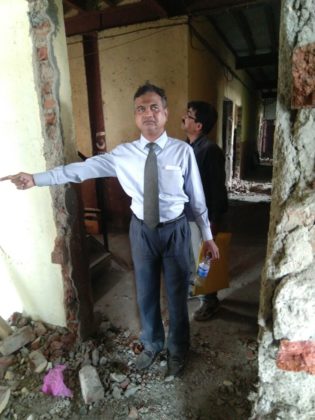 Biggest Demolition Of China Building Byculla By 'E' Ward, Exclusive Picture On Hello Mumbai