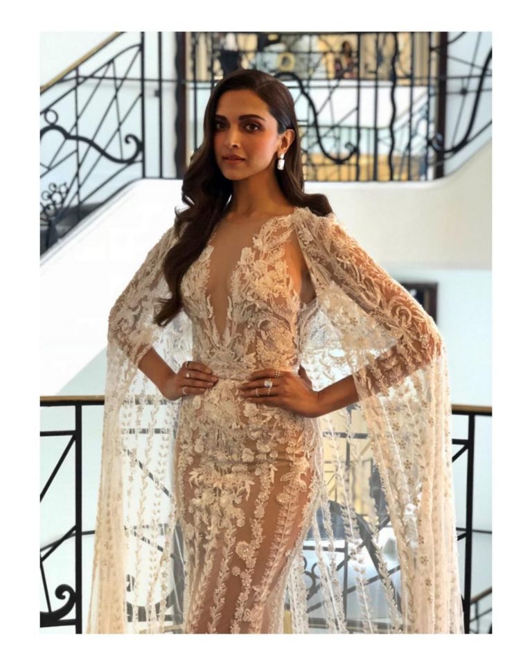 Hot And Sexy Look Video Of Actress Deepika Padukone At Cannes