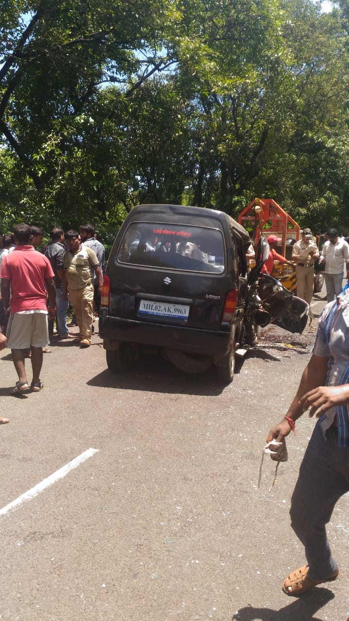 Major  Accident at Ratnagiri Four Mumbaikers died on the spot, Picture of the Incident