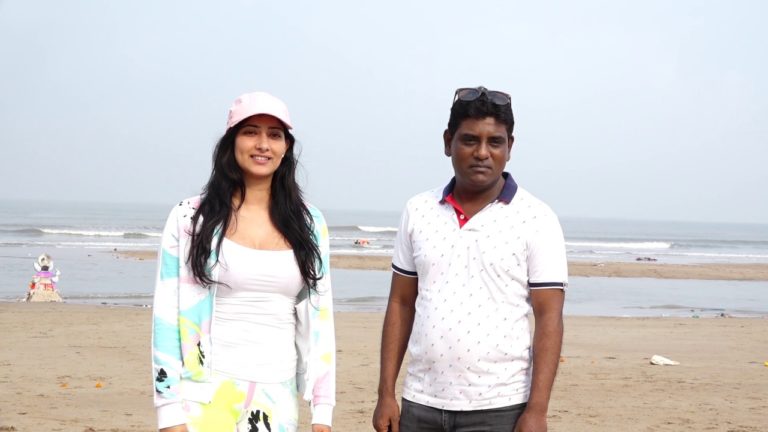 Post Ganesh Visarjan Bollywood celebs Participates Beach Clean Up Drive, At Aksa Beach