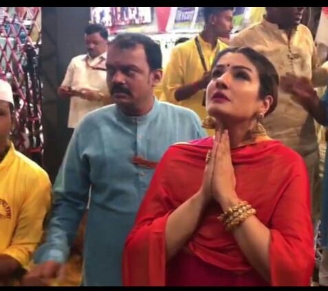 Mumbai : Actress Raveena Tandon Spotted at Lalbaug cha Raja  for seeking blessing of Lord Ganesha , First Pictures on Hello Mumbai