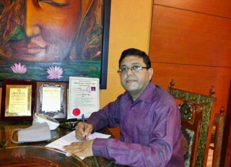 Mumbai: Mumbai’s famous Homoeopath Dr. Vijay Jessani-Brief Introduction in Hello Mumbai News