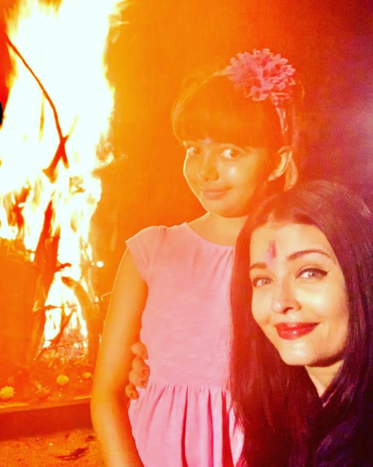 Mumbai : Mumbai actress Aishwarya Rai Bachchan celebrates Holi with her daughter ,shares pictures on Social Media .