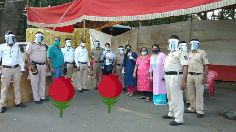 Mumbai : Lions Club International ,Lions Club of Chunabhatti ( District 3231A1) along with Lions Club of Govandi ( District 3231 A2) distributed 250 Face Sheild to Police personnel and other Corona Warriors in Chembur