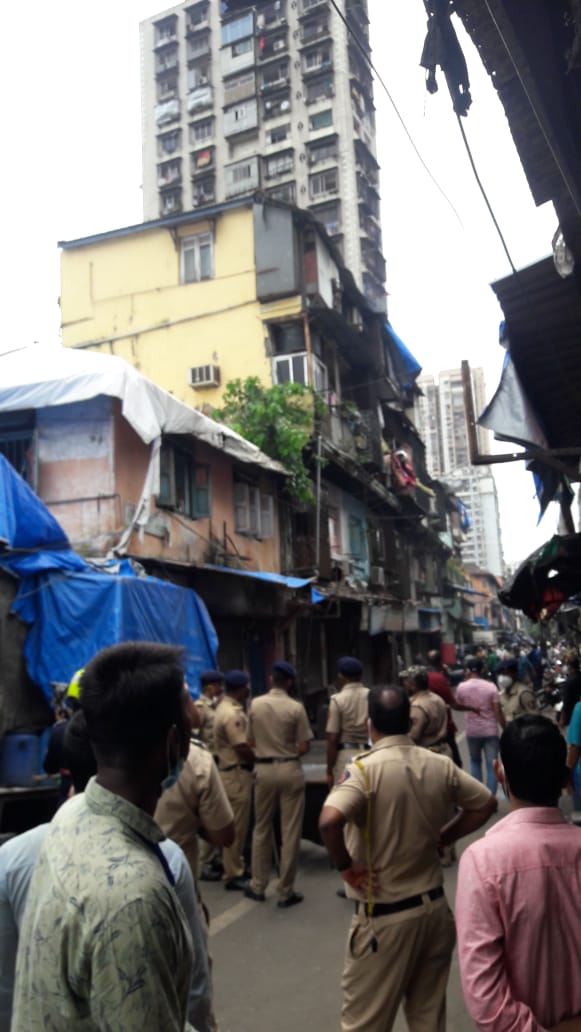 Mumbai Building Collapsed in Nagpada, 2 Died 3 Injured, Rescue Operation Underway