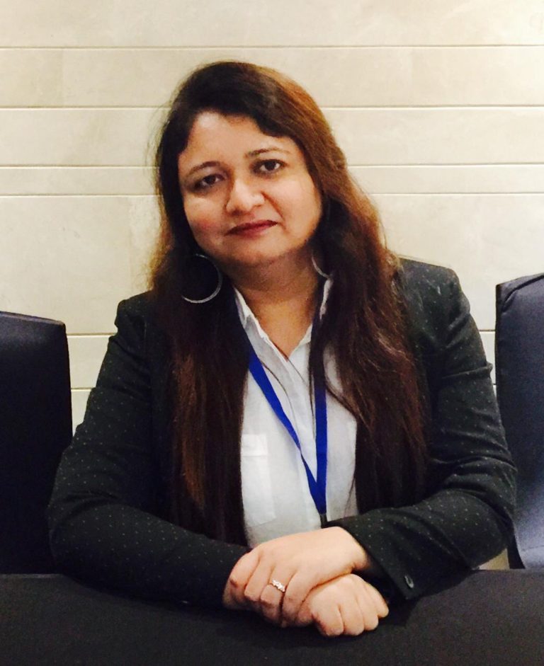 Mumbai:  Surat Social Entreprenuer Mona Chetan Desai comes forward to support poor and needy people amid lockdown,  shared her charity work experience with Hello Mumbai News