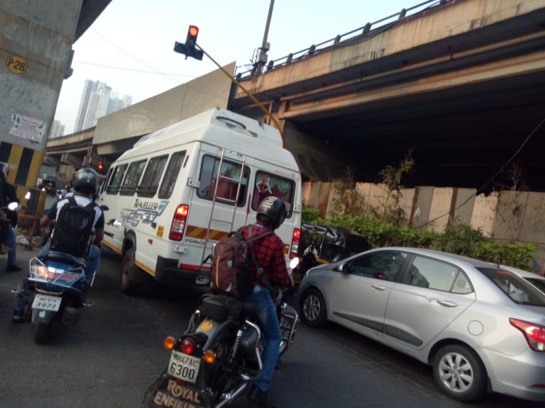 Mumbai Lockdown Pictures, Heavy Traffic Jam on western Express Highway