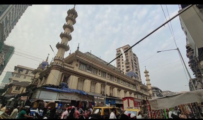 Written complaint filed against Zakaria Masjid Trustees over Fake NOC at Dongri Police Station