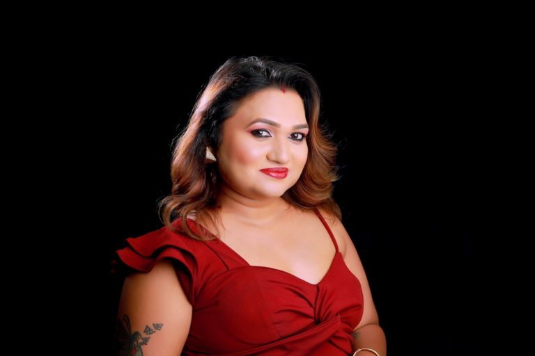 Meet Saras Patil Bhiwandi based Makeup Artist who shares her Beauty Entrepreneurial Journey