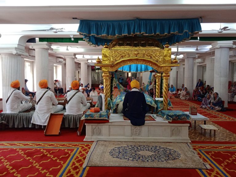 Sri Guru Singh Sabha Gurudwara in Mumbai’s Khar welcomes Baisakhi with Kirtan and providing langar to all.