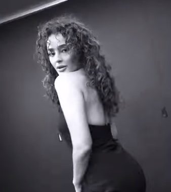 Seerat Kapoor In A Backless Dress With Her Sultry Figure, Makes Fans Say, “Maar Dala”-Watch Video!